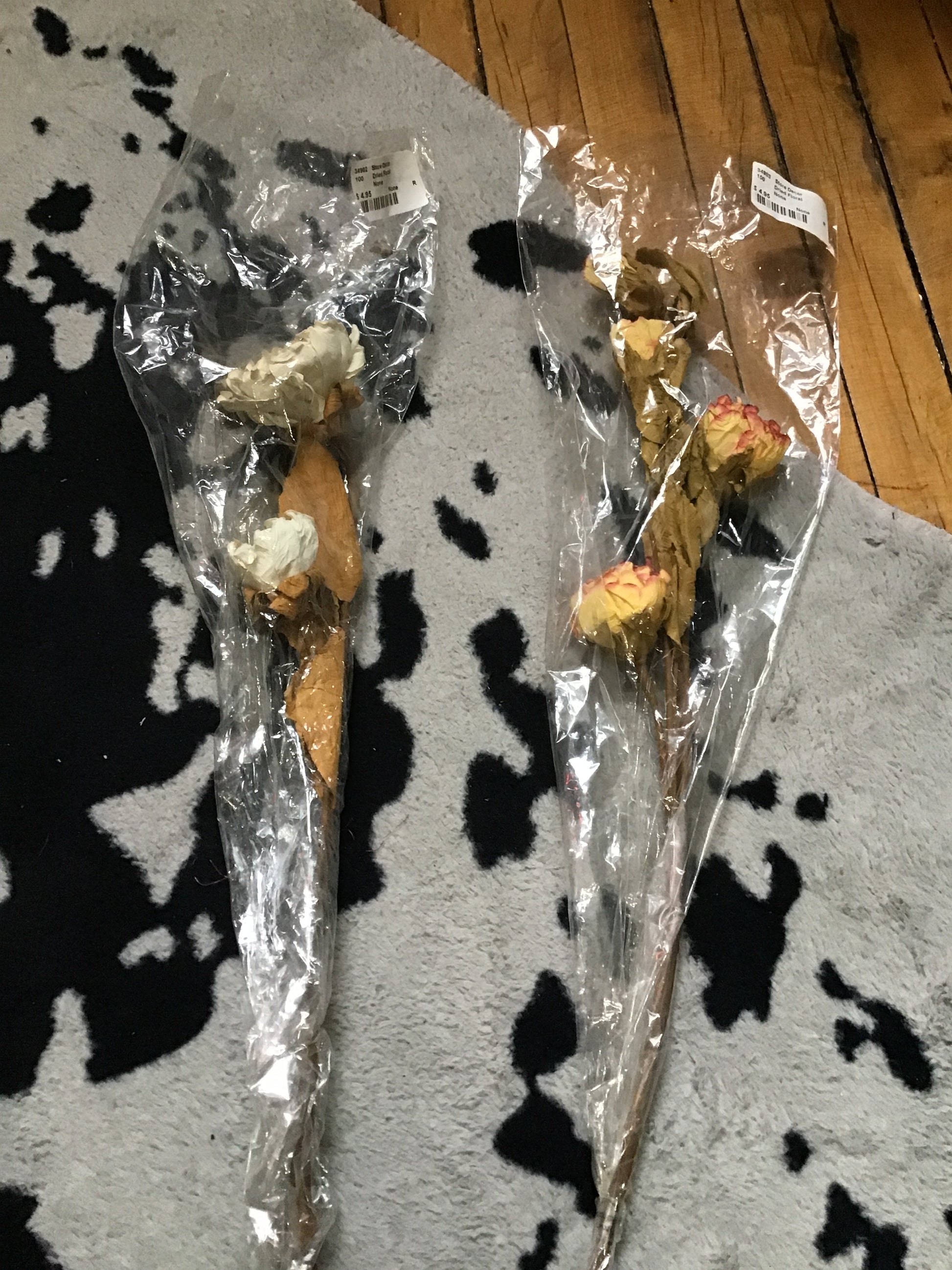 Dried floral pieces