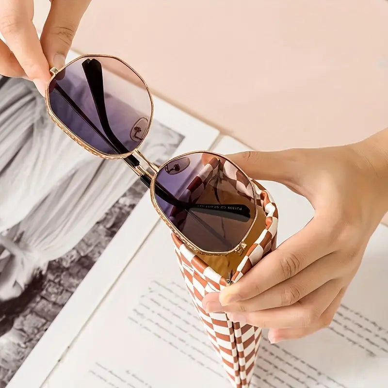 Checkered Glasses Pouch