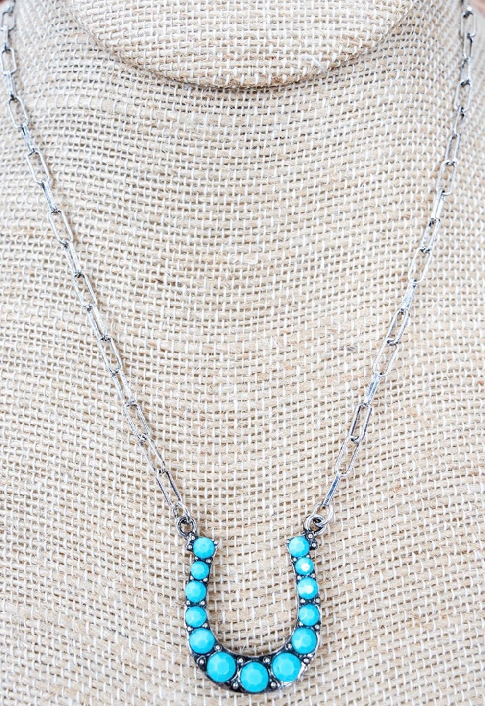 TURQUOISE HORSESHOE SILVERTONE NECKLACE