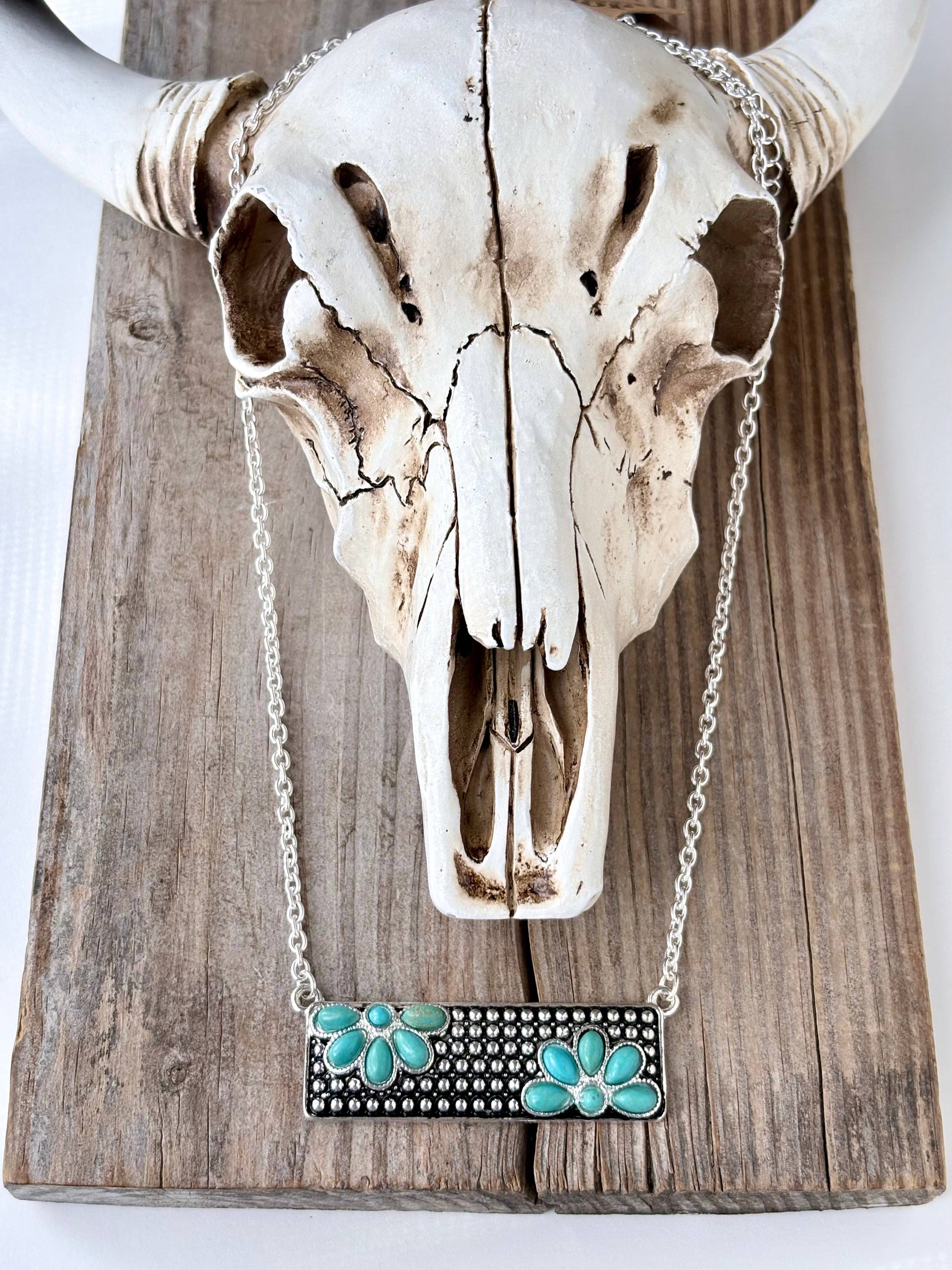Western Style Turquoise Stone Bar Pendant Chain Necklace