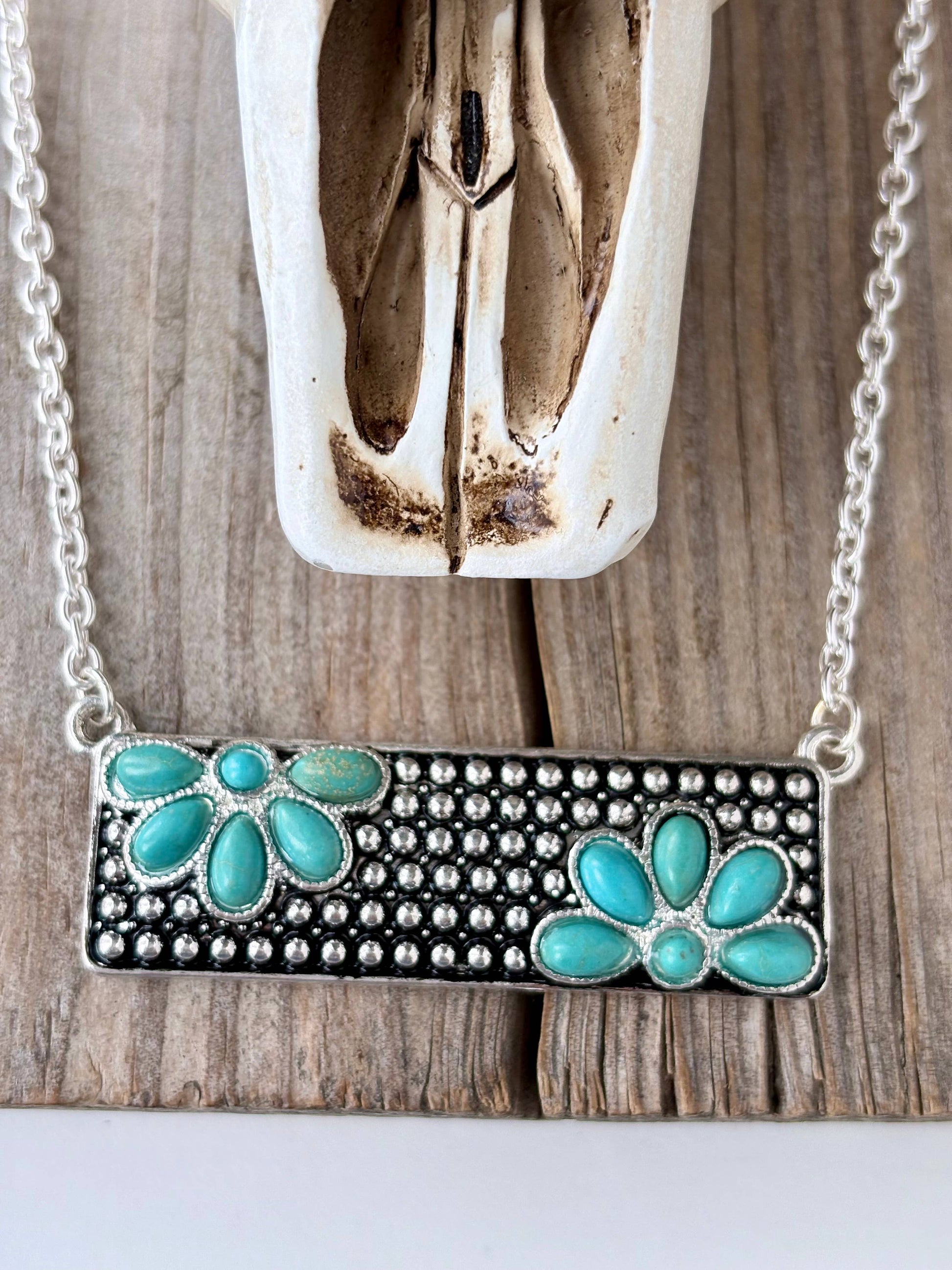 Western Style Turquoise Stone Bar Pendant Chain Necklace