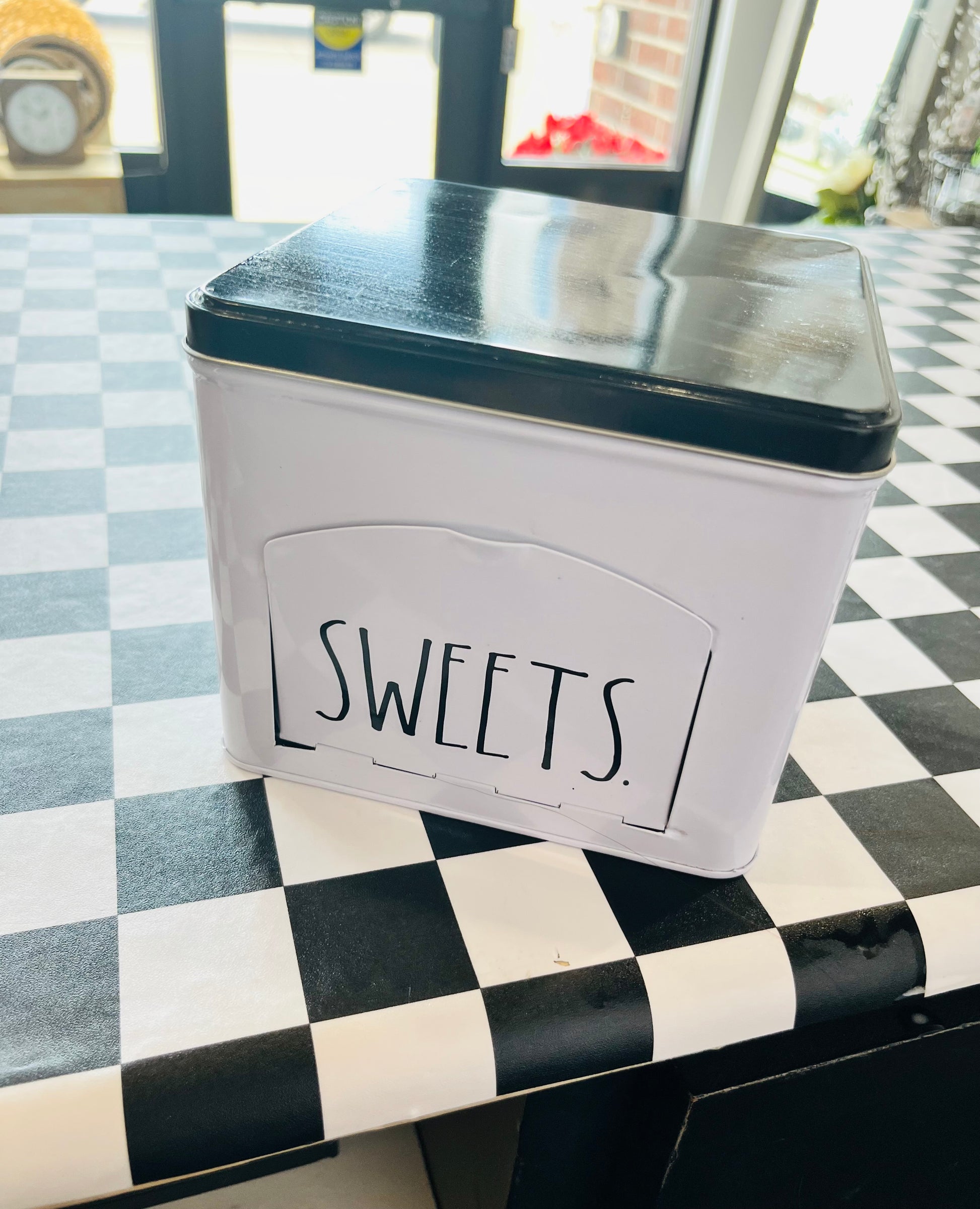 RD-SWEETS CONTAINER