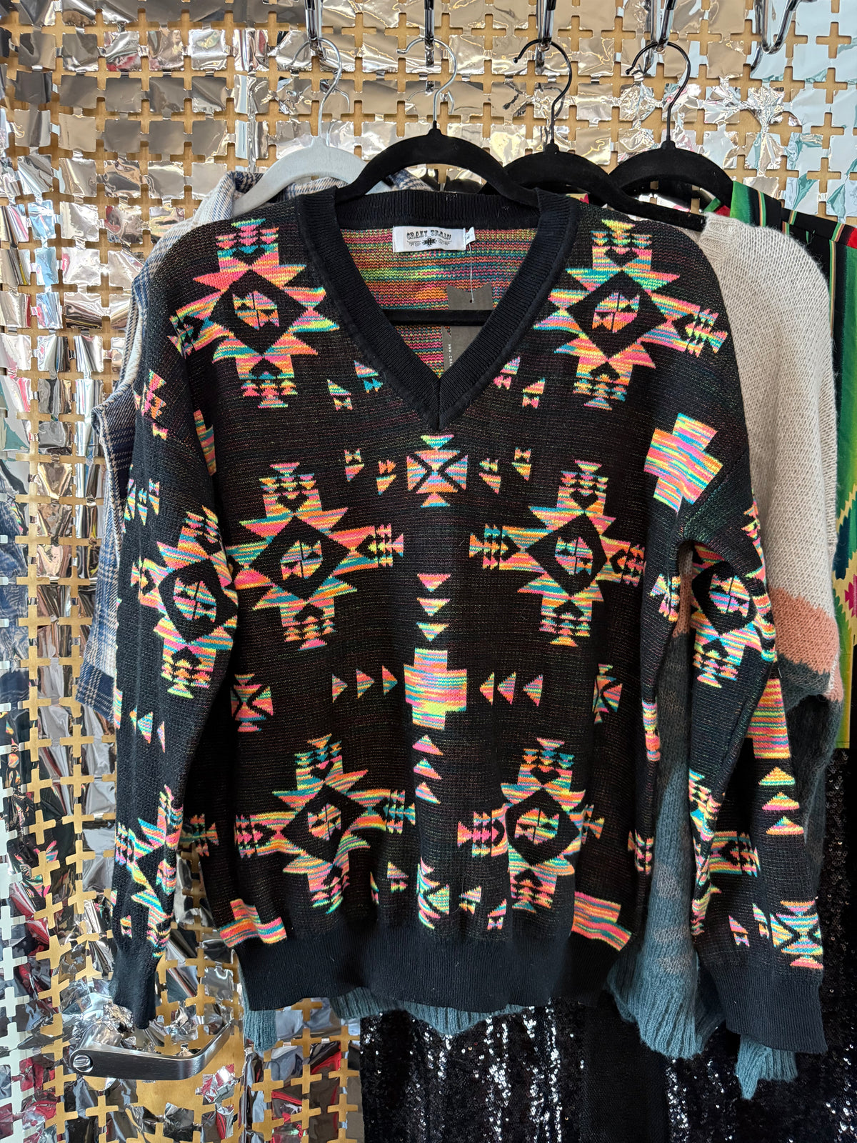 CT Neon Vsweater
