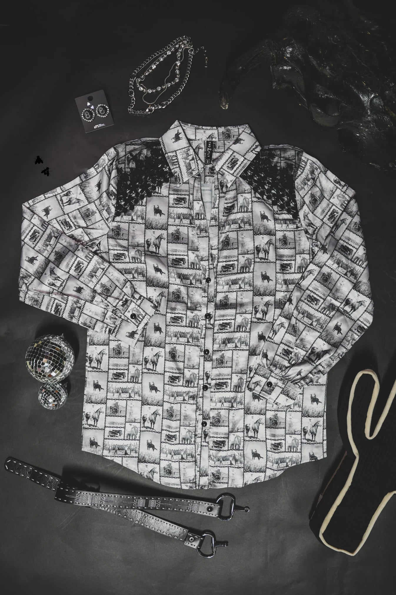 LASSO THE LACE TOP