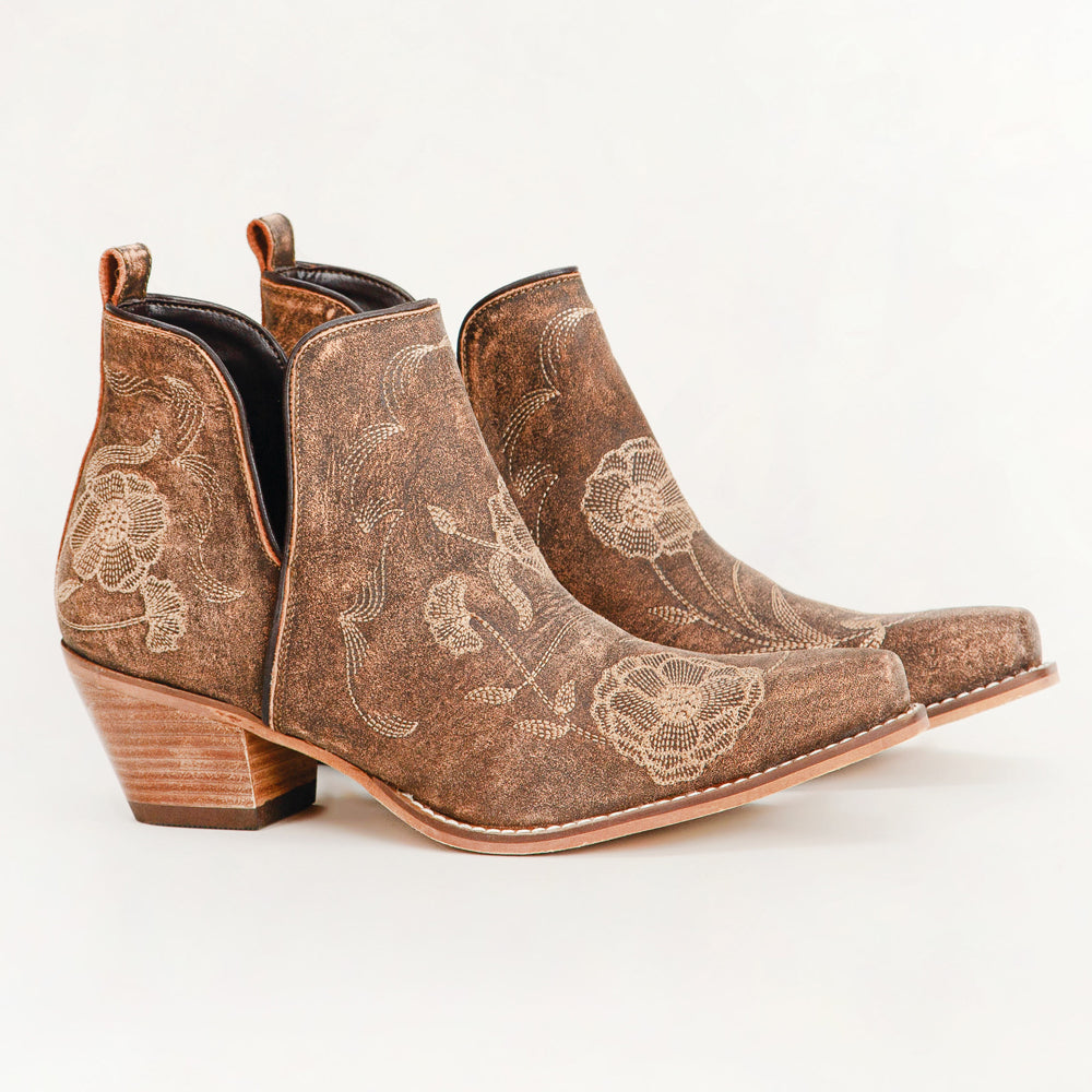 Loyal West South West Booties for Women with brown calfskin in western style for everyday wear