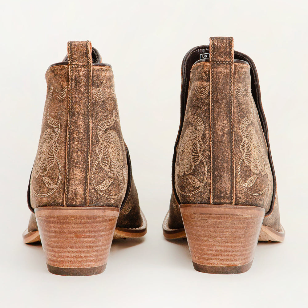Loyal West South West Booties for Women with brown calfskin in western style for everyday wear