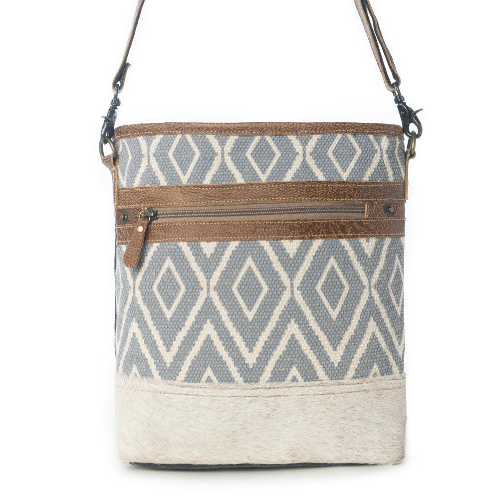 ASSURANCE SHOULDER BAG