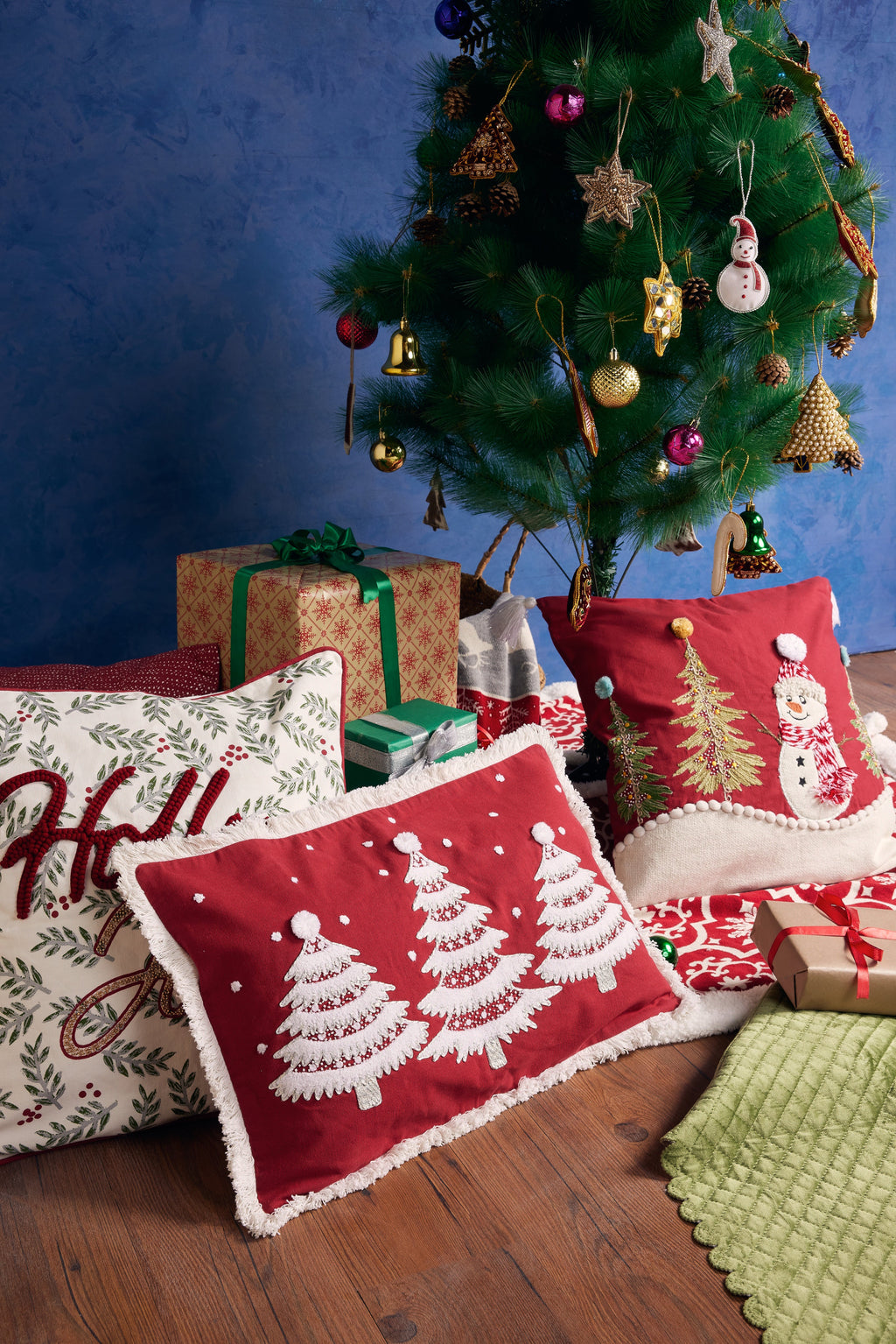 Snowman Wonder Holiday Cushion Cover