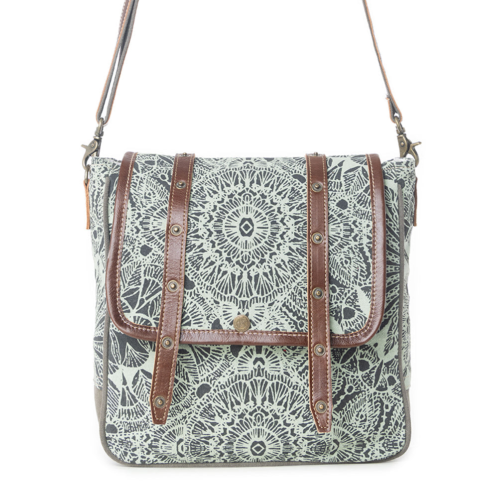 Le Medallion Shoulder Bag