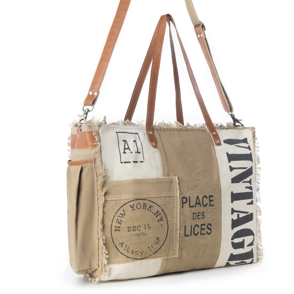 Queen Creek Weekender Bag in Sandstone
