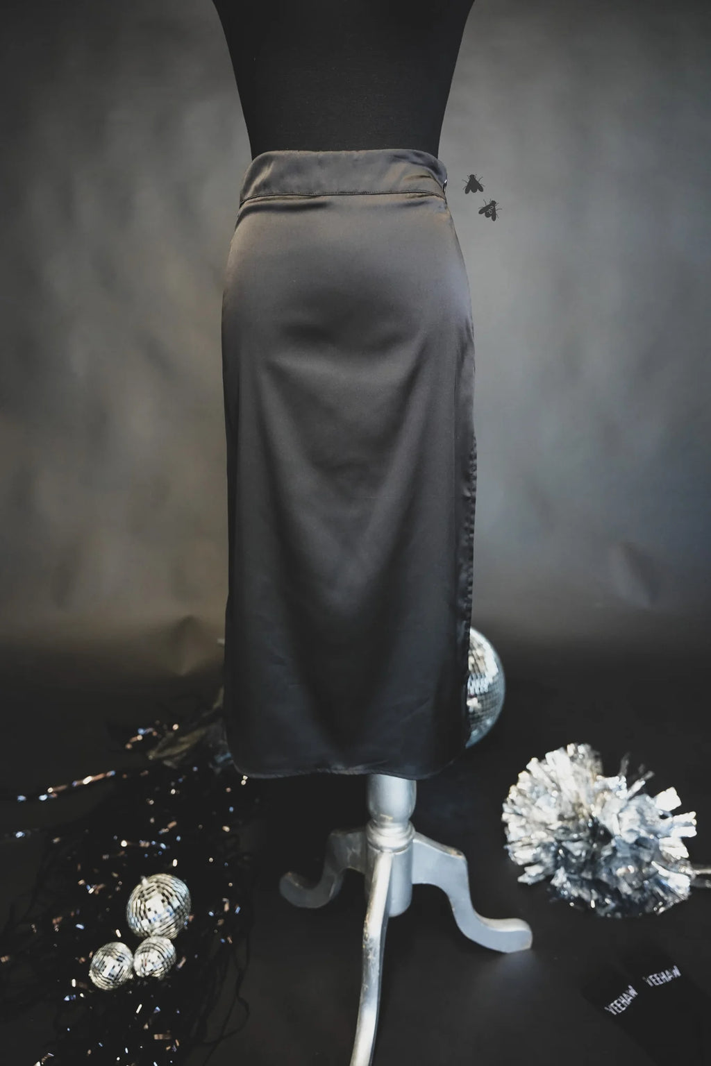Slitastic skirt