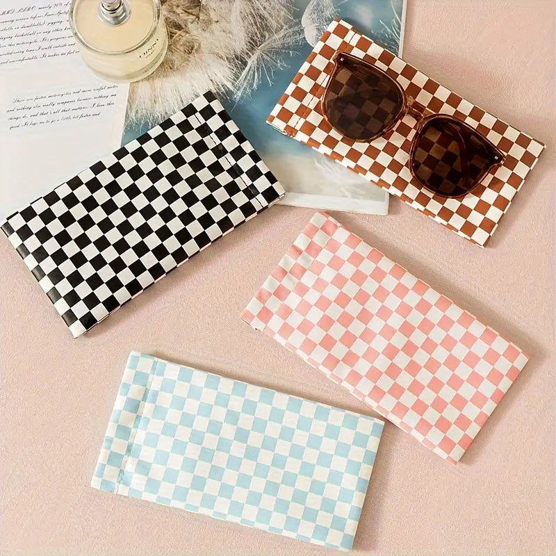 Checkered Glasses Pouch