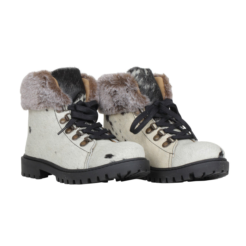 Turbulent Boots