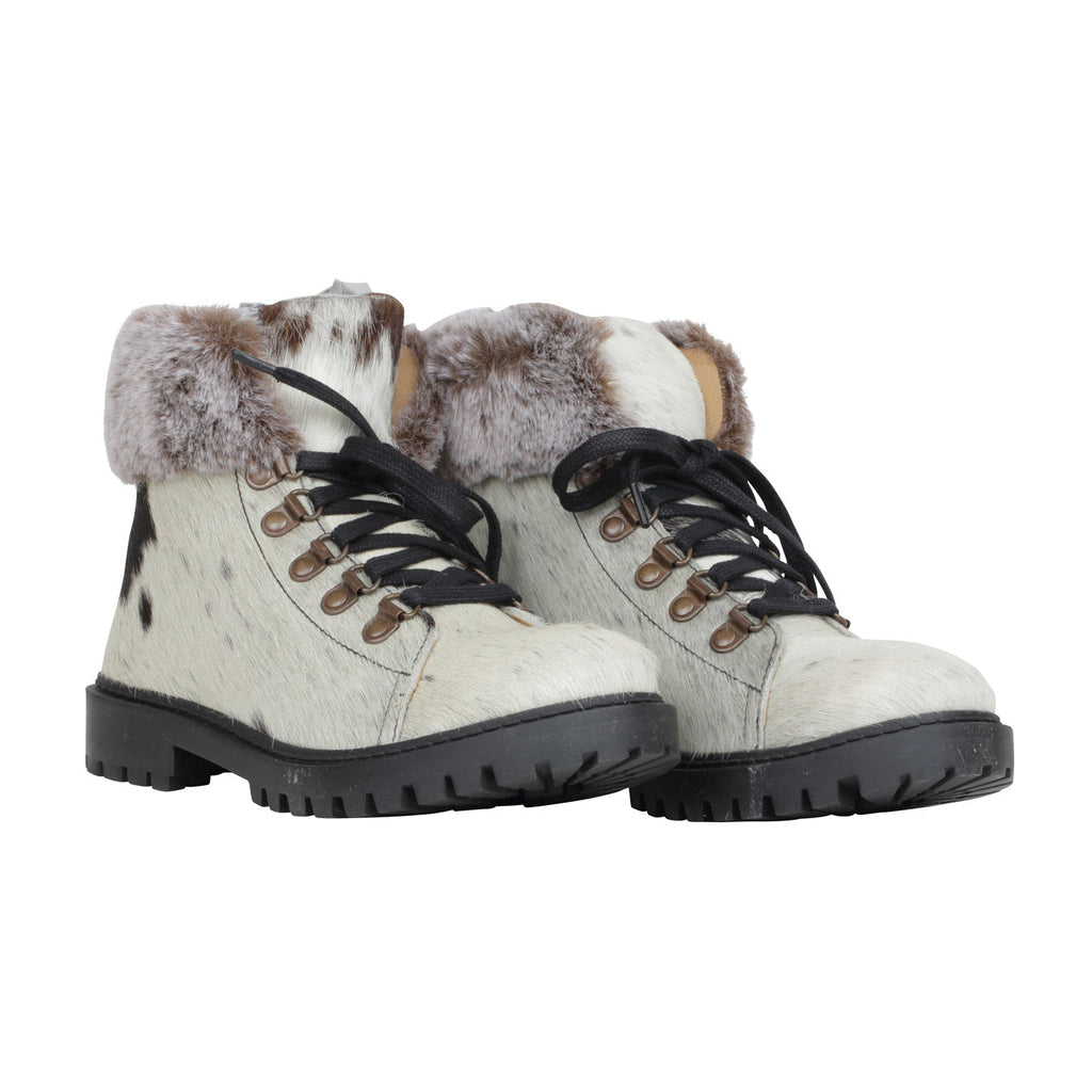 Turbulent Boots