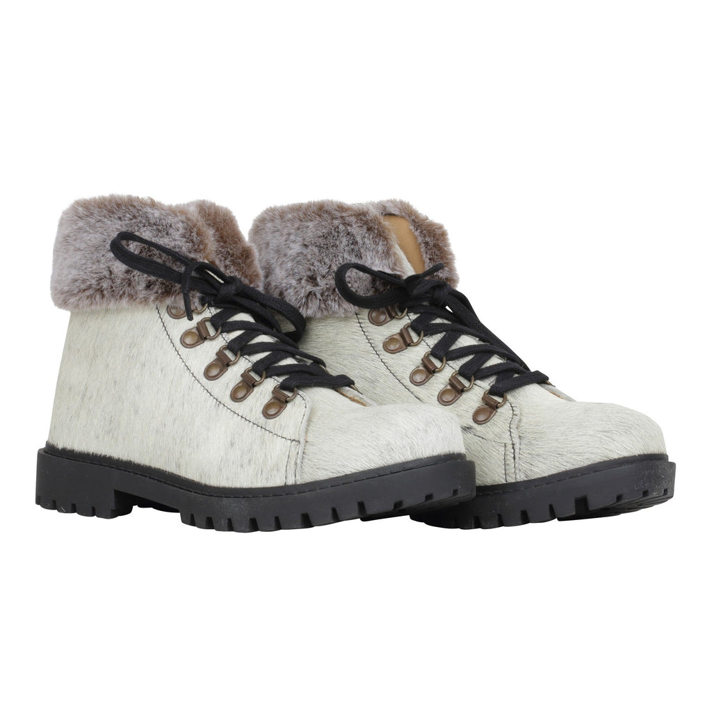 Turbulent Boots