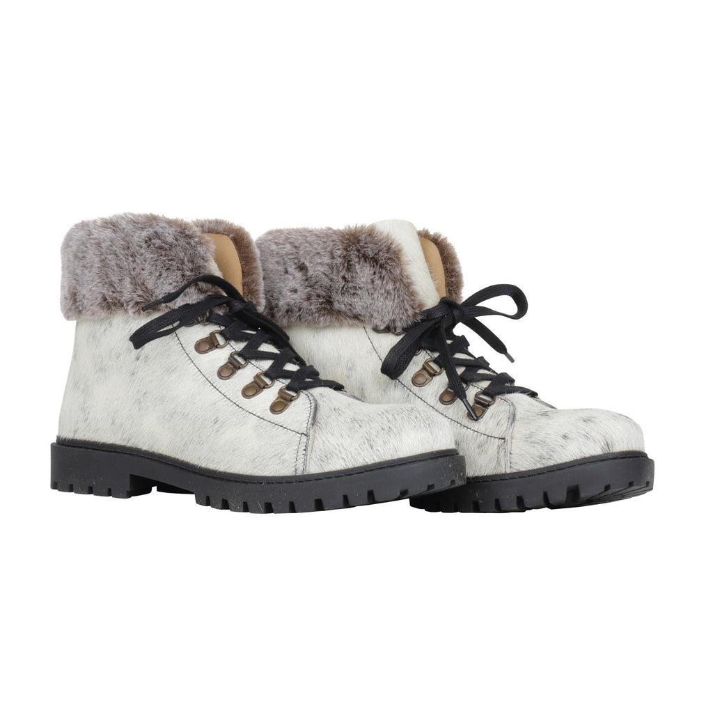 Turbulent Boots