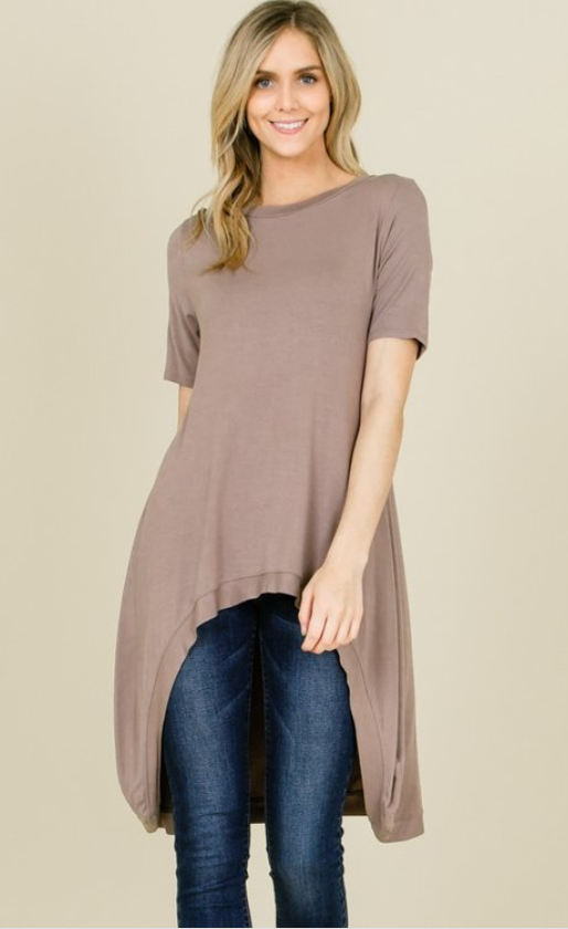 Hi-low tee