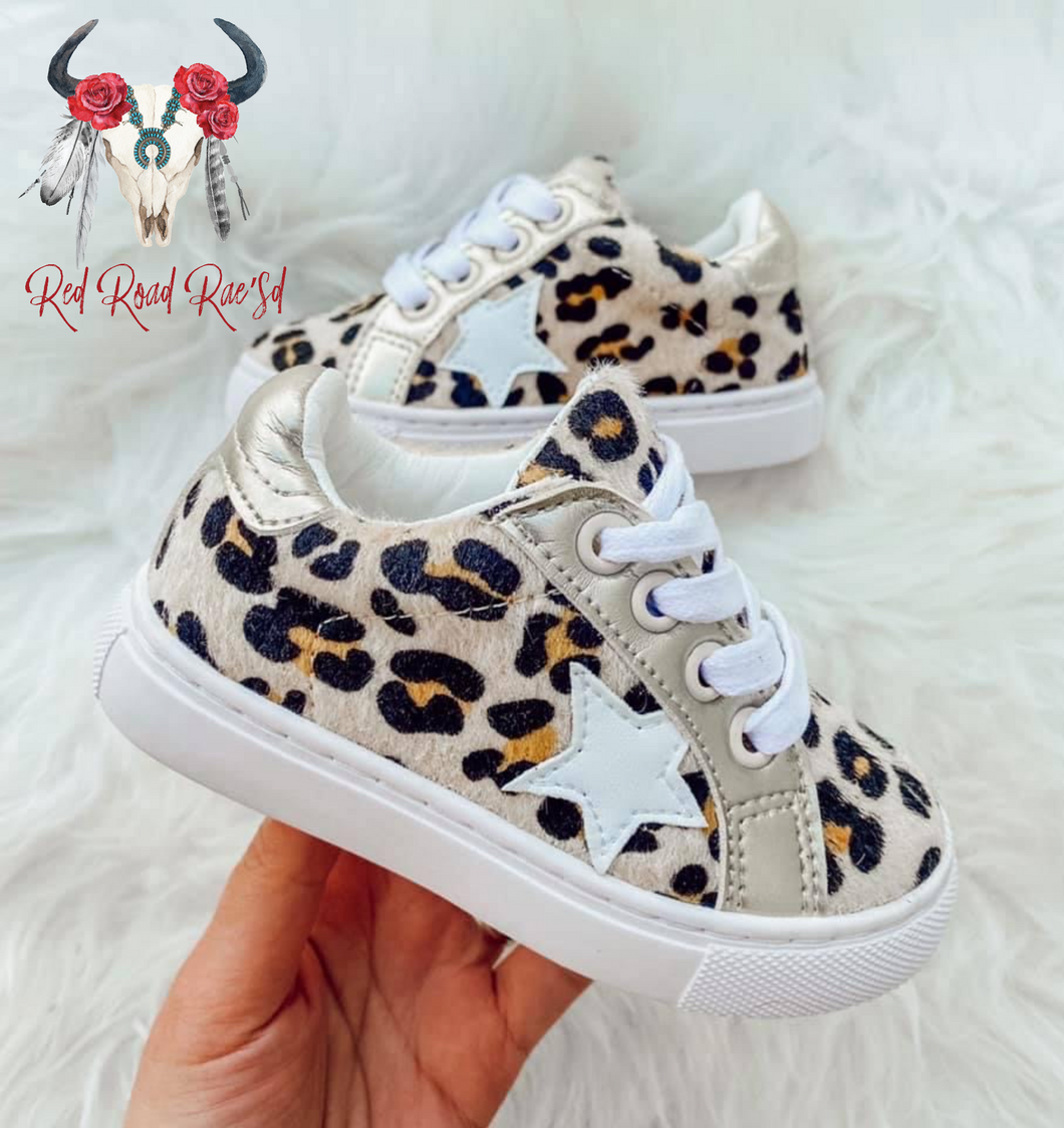 Leo Star Sneaker