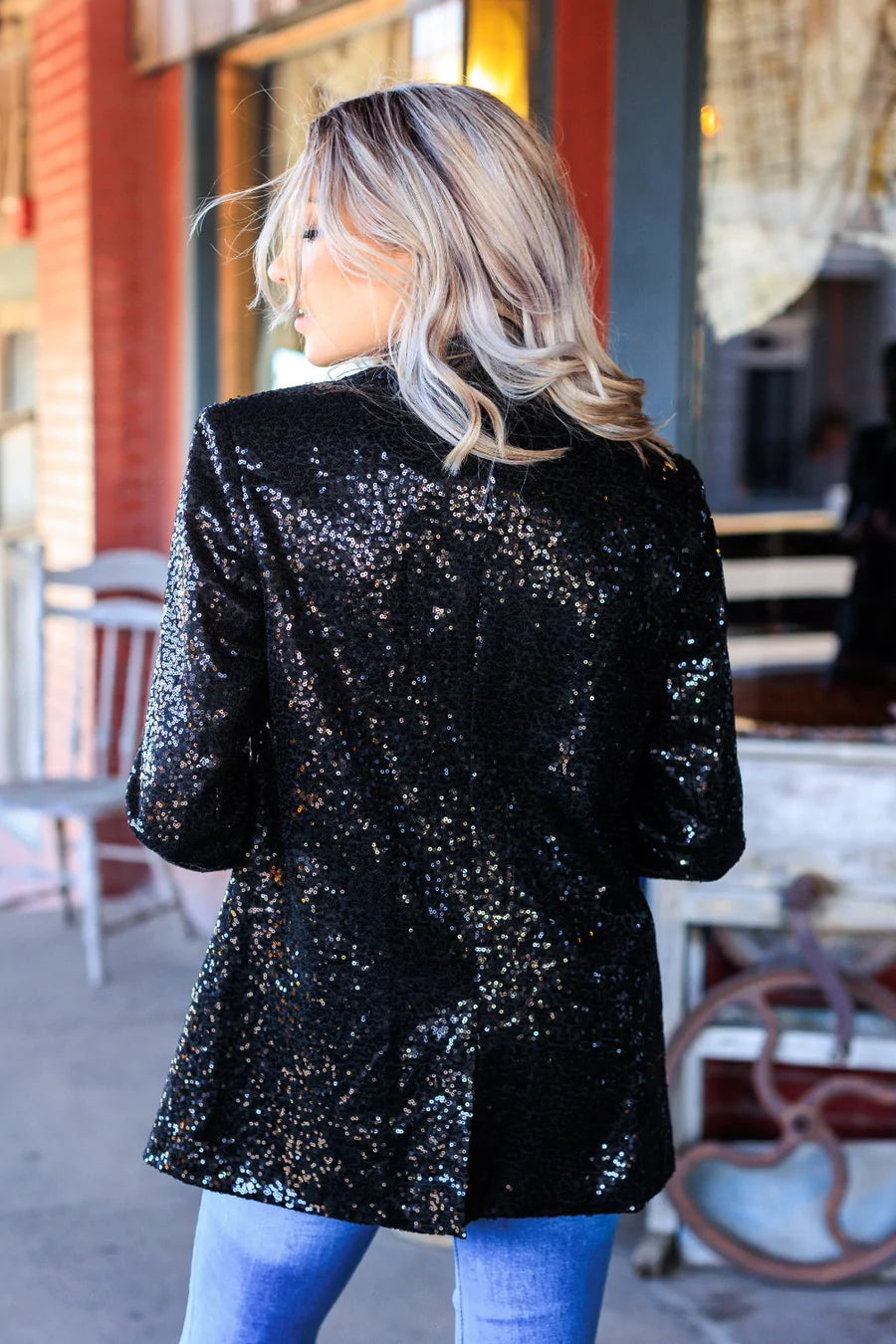 SPOTLIGHT WORTHY SEQUIN BLAZER