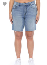 Load image into Gallery viewer, Queen Bermuda Shorts
