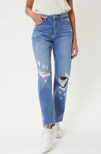 Load image into Gallery viewer, KanCan 90’s Boyfriend Jeans
