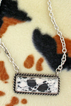 Load image into Gallery viewer, BLACK &amp; WHITE MARBLED STONE BAR NECKLACE
