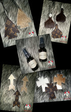 Load image into Gallery viewer, Designer Inspired and cowhide refreshing air freshener kit
