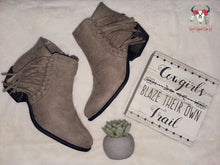 Load image into Gallery viewer, Sadie-faux suede fringe booties
